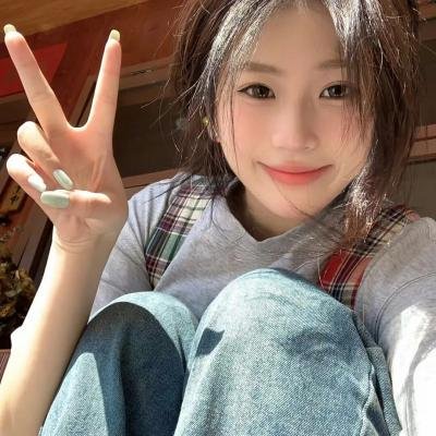 黑衣女孩